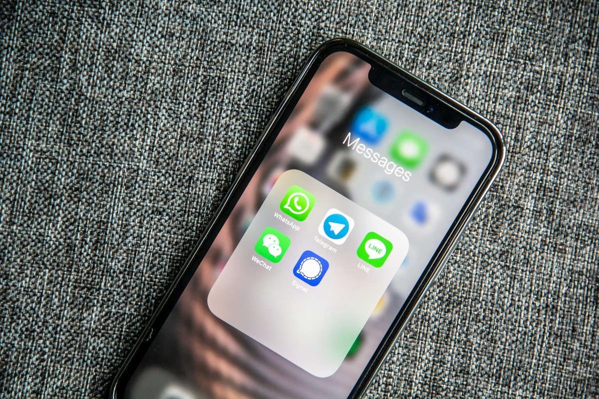 Translating WhatsApp Messages and Emails as Evidence for UAE Courts: 2026 Guide