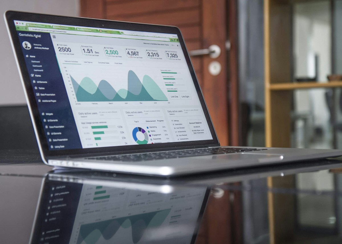 توطين المواقع أم الترجمة المباشرة في الإمارات: ماذا يحتاج مشروعك؟